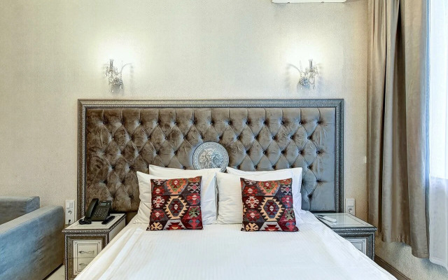 Semeinye u morya s basseinom Apartment
