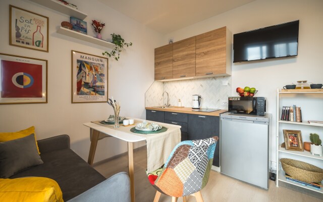 Апартаменты "Амели на Неве"