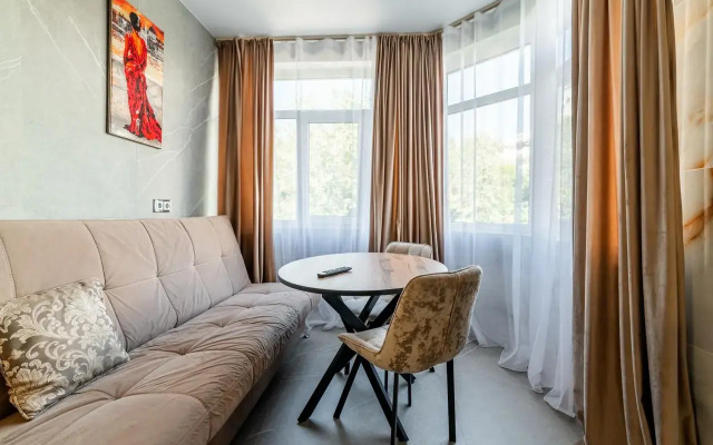 Elitny Apartament v Gostinitse Senator Flat