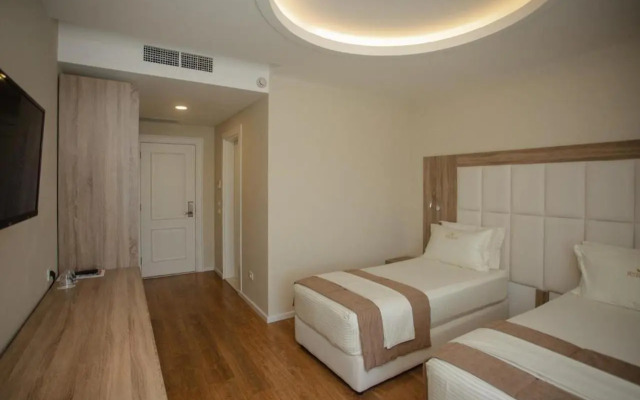 Отель Kompleksi Exalco Al