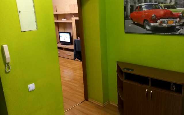 Na Leninskom 35 Flat