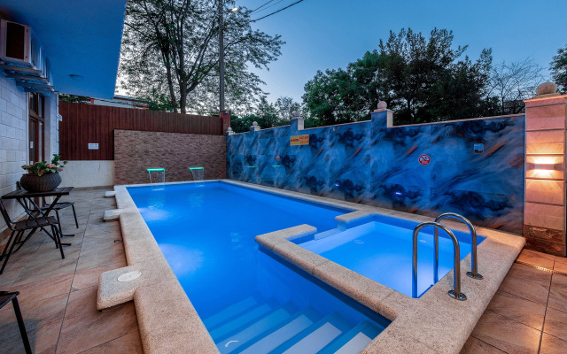 Adonis Guest house