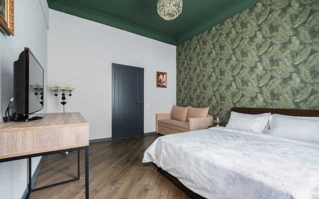 V Istoricheskom Tsentre u Tsirka Flat