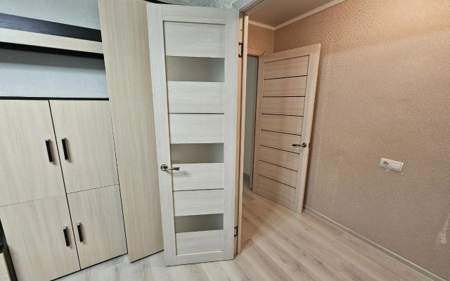 L.V.Hotels na Oruzheynoy 1 Flat