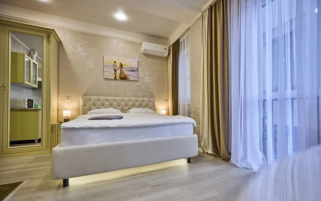 Na Krasnoy 49 Flat