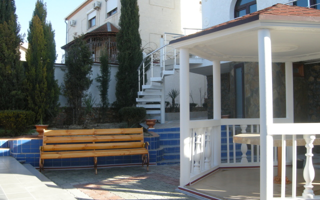 Chernomorskij Guest House