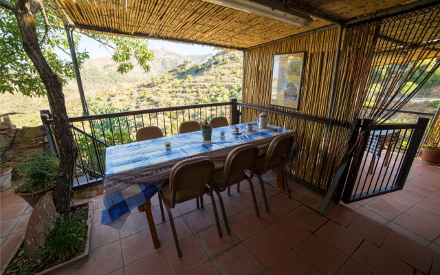 Мини-Отель Hadjikyprianou Museum Studio