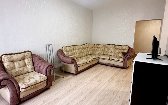 Квартира Двухкомнатная квартира на Радужном