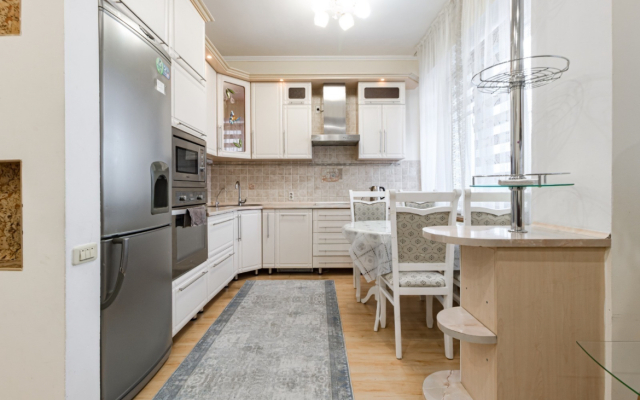 Vozle Naberezhnoy Flat