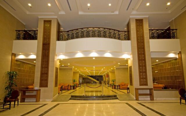 Отель Ramada Dar Al Fayzeen Makkah