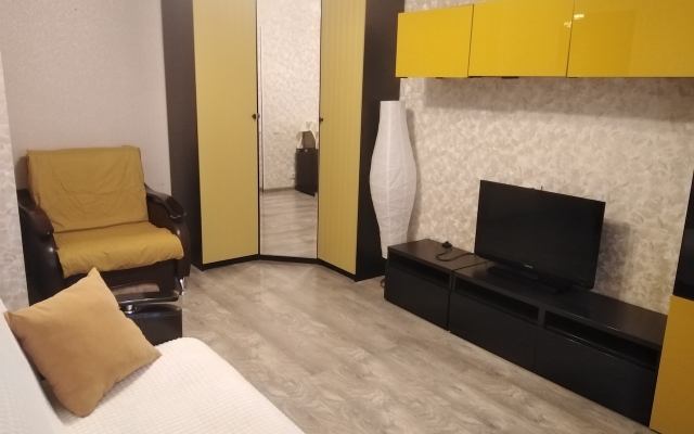 Квартира на Виталия Жалнина 16