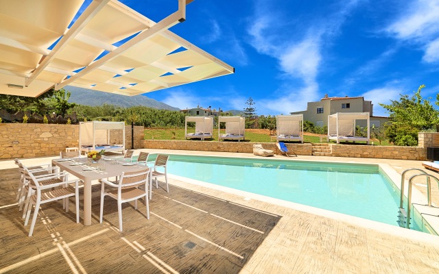 Allas Villa Heated Pool