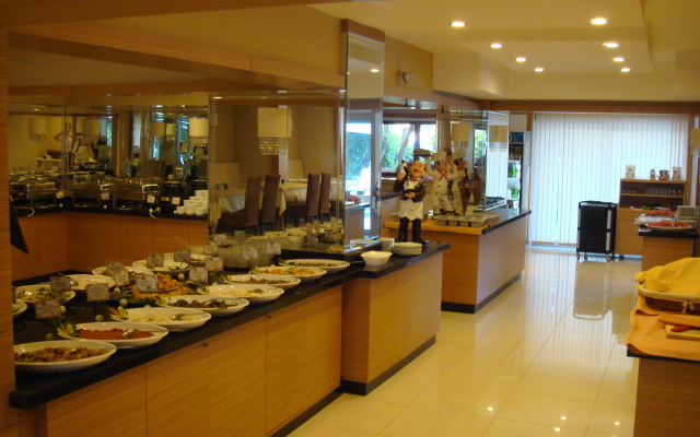 Karael Hotel
