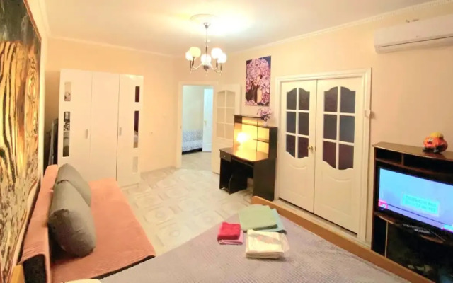 Апартаменты на Пилотов 12