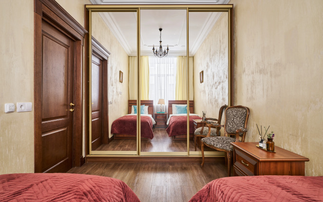 Апартаменты 4-комнатные с Двумя Санузлами на Арбате для Большой Семьи!