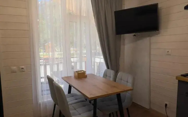 Shale Solu Chalet