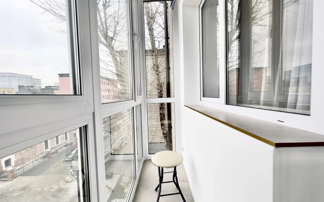 VyDoma na Tyumenskom Arbate s vidom na Bul'var Dzerzhinsko Apartments