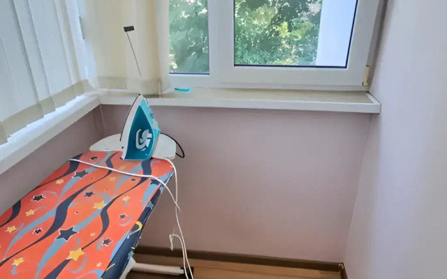 Trekhkomnatnaya v Tsentre Romashki Kvartira