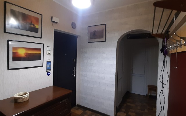 Uyutnaya Kvartira V Rayone Avtovokzala Lodging House