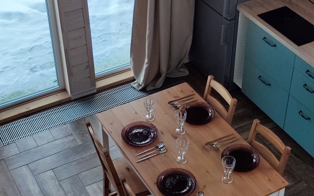 Частный дом Чёрный домик у озера Отрадное