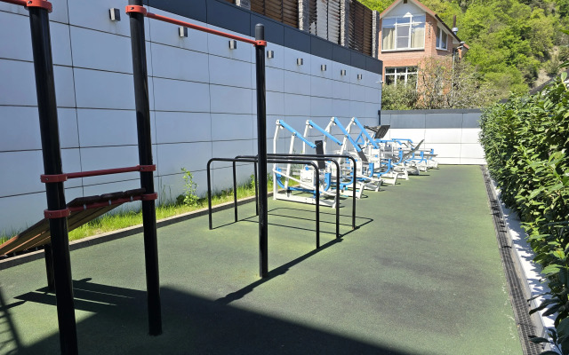 S Basseynom V Zhk Nevada Apartments