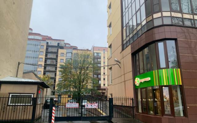 Tryokhkomnatnye Dlya 10 Chelovek Apartments