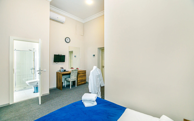 Bristol Hotel