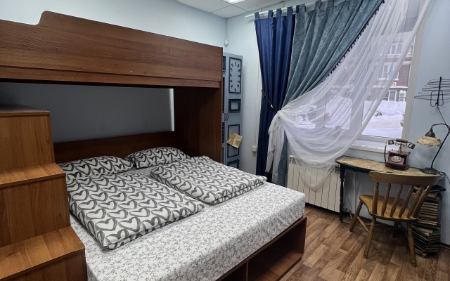 Like Hostel