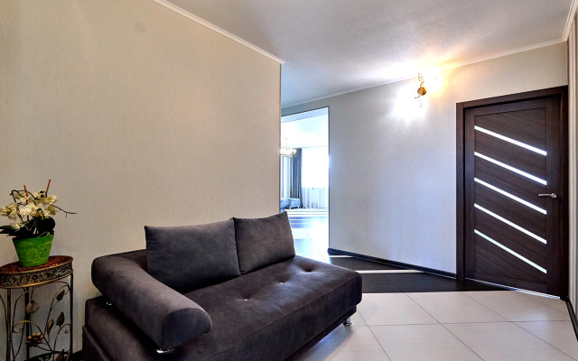 Квартира трехкомнатная рядом с парком Галицкого