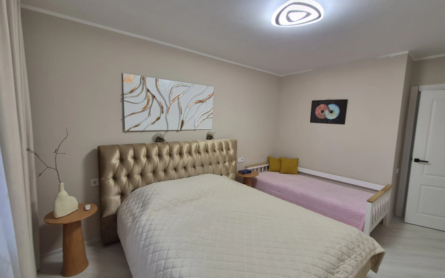 V Tsentre Park Frunze Amfiteatr Apartments