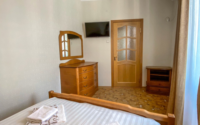 Roza Vetrov Guest House