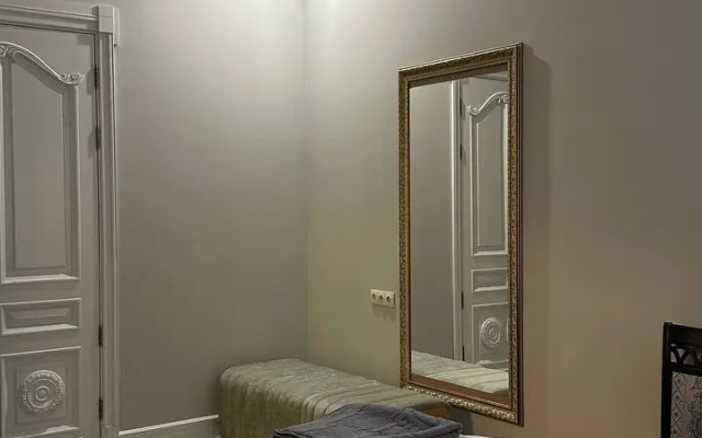 Dizaynerskie Dvukhkomnatnyje Ryadom S Tsentrom Goroda Apartments
