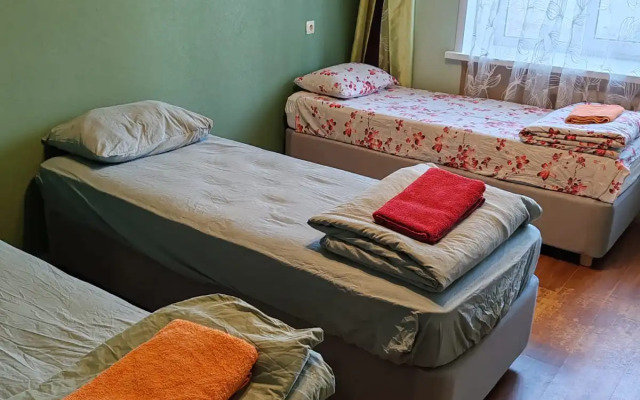 2-kh komnatnaya ryadom s Globusom Flat