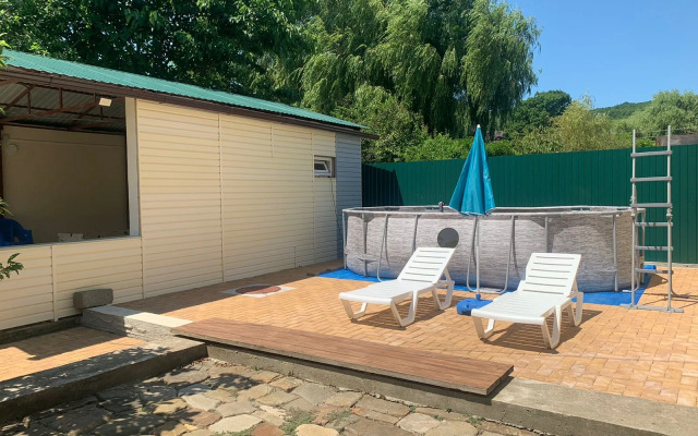 Yuzhny Guest House
