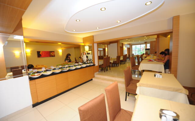 Karael Hotel