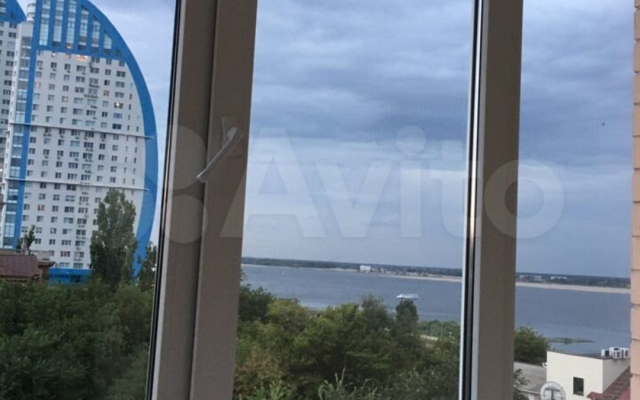 Uyutnaya Na Beregu Volgi Flat