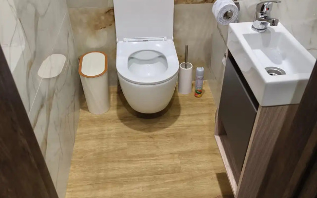 Апартаменты Новая 2х комнатная квартира с паркингом