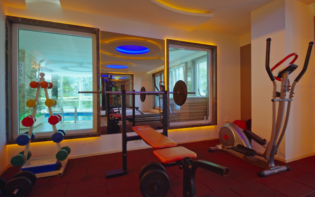 Na Pervoy Linii Morya Yekta Queen Apartments