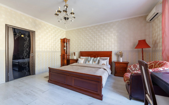 S 3 Spalnyami Na Moiseenko 5 - 8 Chelovek Apartments