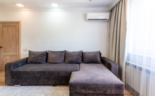 Prostota i Prostranstvo - 3-h Komnatnatnye v Minimalizme Apartment