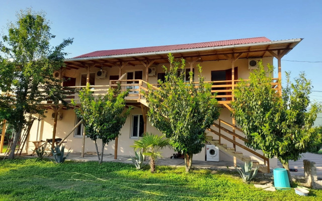 Emiliya Guest House