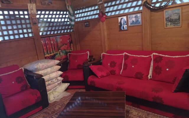 "San-Mariya" Guest House