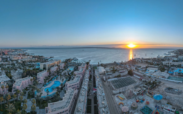 Minamark Beach Resort & Spa