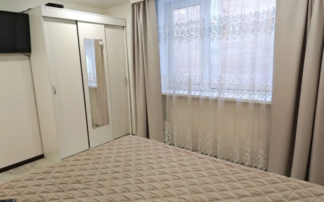 Квартира на Вахтинской 70В Оранжевый Диван