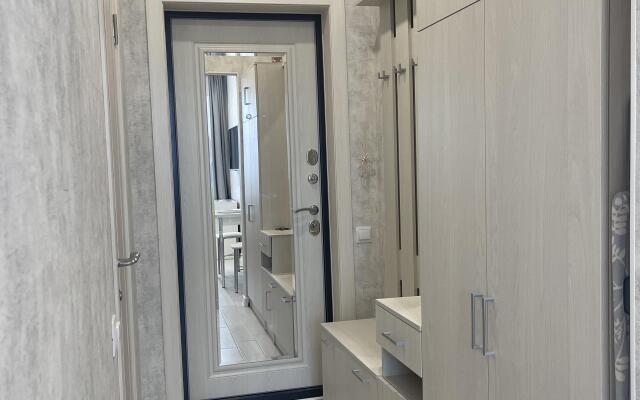 Апартаменты Du Soleil Grey&White с Видом на Море