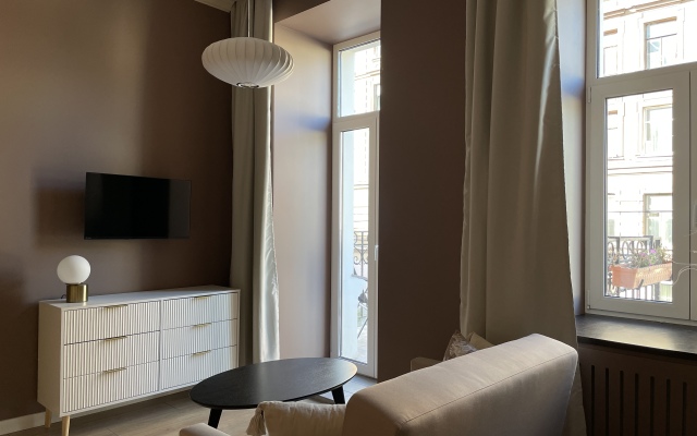 Mosaic on Bogolyonnaya 29A Brown Apartaments