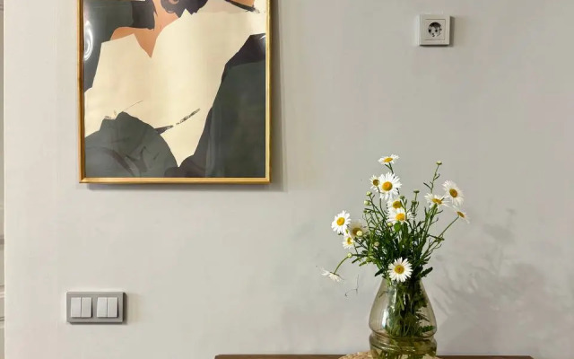 Sovremennaya U Trts Sitimoll Flat