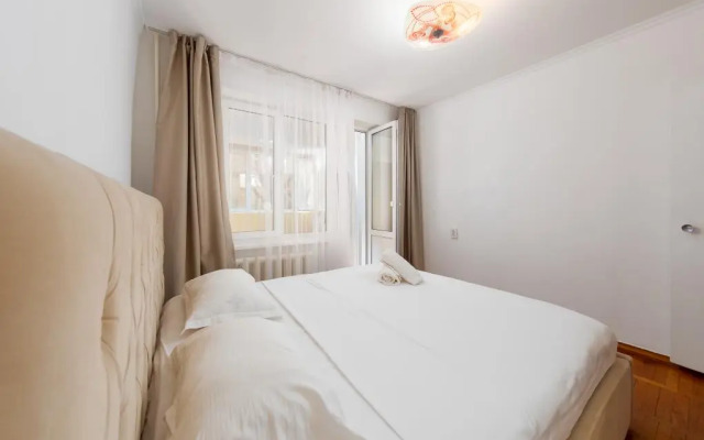 3-K v Tsentre Almaty Flat