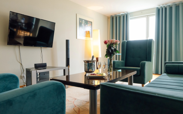 Cosmos Murmansk , a member of Radisson Individuals