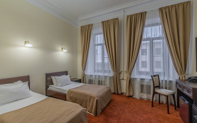 Solo in Nevsky Prospect Guest house